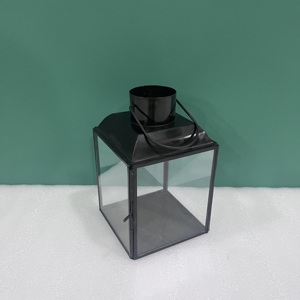 Lanterne en acier noir avec panneaux en verre et poignée pour la décoration de la maison - Product Image 3