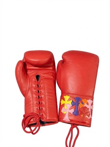 Guantes de Combate Hechos a Mano con Diseño Personalizado, Diseño de Cruz Gótica, Guantes Profesionales para Entrenamiento y Sparring - Product Image 1