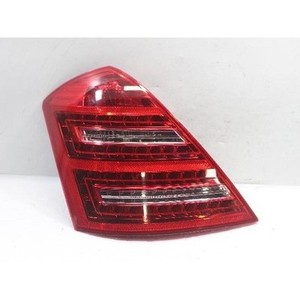 ตัวยึดหลอดไฟท้ายซ้าย S-class มือสอง ของแท้ OEM A2218200577 - Product Image 1