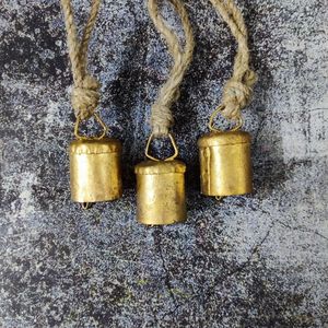 Campana de Metal Personalizada con Acabado Dorado, Campana Decorativa Hecha a Mano para Colgar en el Hogar, Jardín, Bodas y Decoración de Festivales - Product Image 1