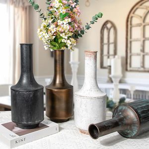 Vase à fleurs en métal fait main, accent décoratif moderne haut de gamme pour villa de luxe, appartement, bureau, hall d'hôtel, restaurant et événements - Product Image 2