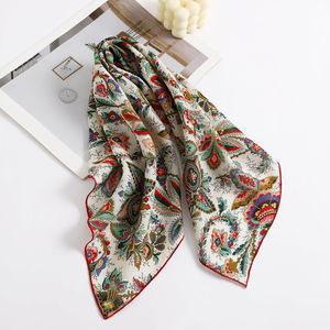 Bandana foulard en satin de soie personnalisé, imprimé par sublimation, anti-poussière, avec logo, pour femmes, pour événements. - Product Image 3