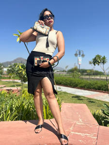 Nuevas pulseras de cuero de piel de vaca con estilo occidental, bolsos de mano diseñados para mujer, carteras con borlas de cuero con herramientas de Venta caliente - Product Image 5