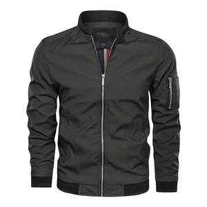 Blousons Bomber Ajustés à Poitrine Lisse et Forme Scellée, Blousons Bomber à Manches Unies et Ferme, Blousons Bomber Légers et Élégants - Product Image 5