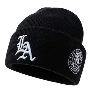 Gorros de punto elásticos personalizados OEM con diseño de calavera jacquard, tejido de algodón, ribete acanalado, logotipo personalizado y lazos de puntos. - Product Image 6