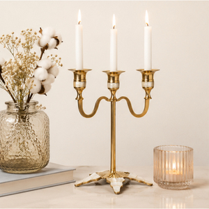 Candelabro de Lujo de 3 Brazos en Oro con Incrustaciones de Madreperla, Portavelas de Latón Hecho a Mano para Centro de Mesa de Boda y Mesa de Hotel - Product Image 2