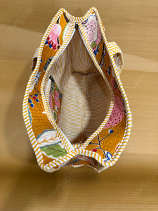 Handcrafted Quilted Floral <b>Tote</b> Bag Printed Fabric Shoulder Handbag Lightweight Everyday Carry Designer Casual Shopping Bag - Product Image 3