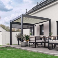 Pergola autonome à lames orientables avec structure en aluminium gris clair et système de toit à lames réglables pour terrasses et espaces extérieurs propres
