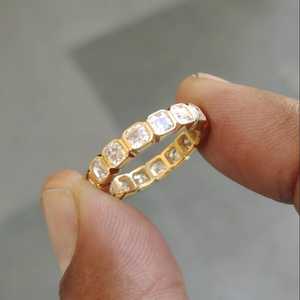 Bague Éternité Complète Personnalisable Unisexe en Or Massif 14K avec Diamant de Laboratoire Taille Asscher Sertie Clos, Bijou de Demande en Mariage et de Mariage - Product Image 2
