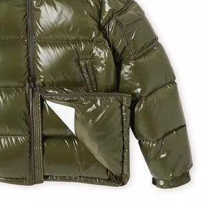 Chaqueta de burbujas de calidad premium para hombre, diseñada para ser usada como una cómoda y cálida chaqueta de invierno. - Product Image 5