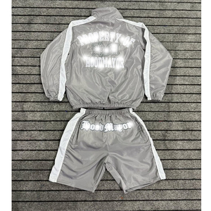 ชุดเซ็ตเสื้อฮู้ดกันลมและกางเกงขาสั้นสำหรับผู้ชาย รุ่นขายดี ผลิตตามสั่ง (OEM) คุณภาพพรีเมียม ผ้าไนลอน ซิปแบบรูด มีฮู้ด สินค้ามาใหม่ - Product Image 6