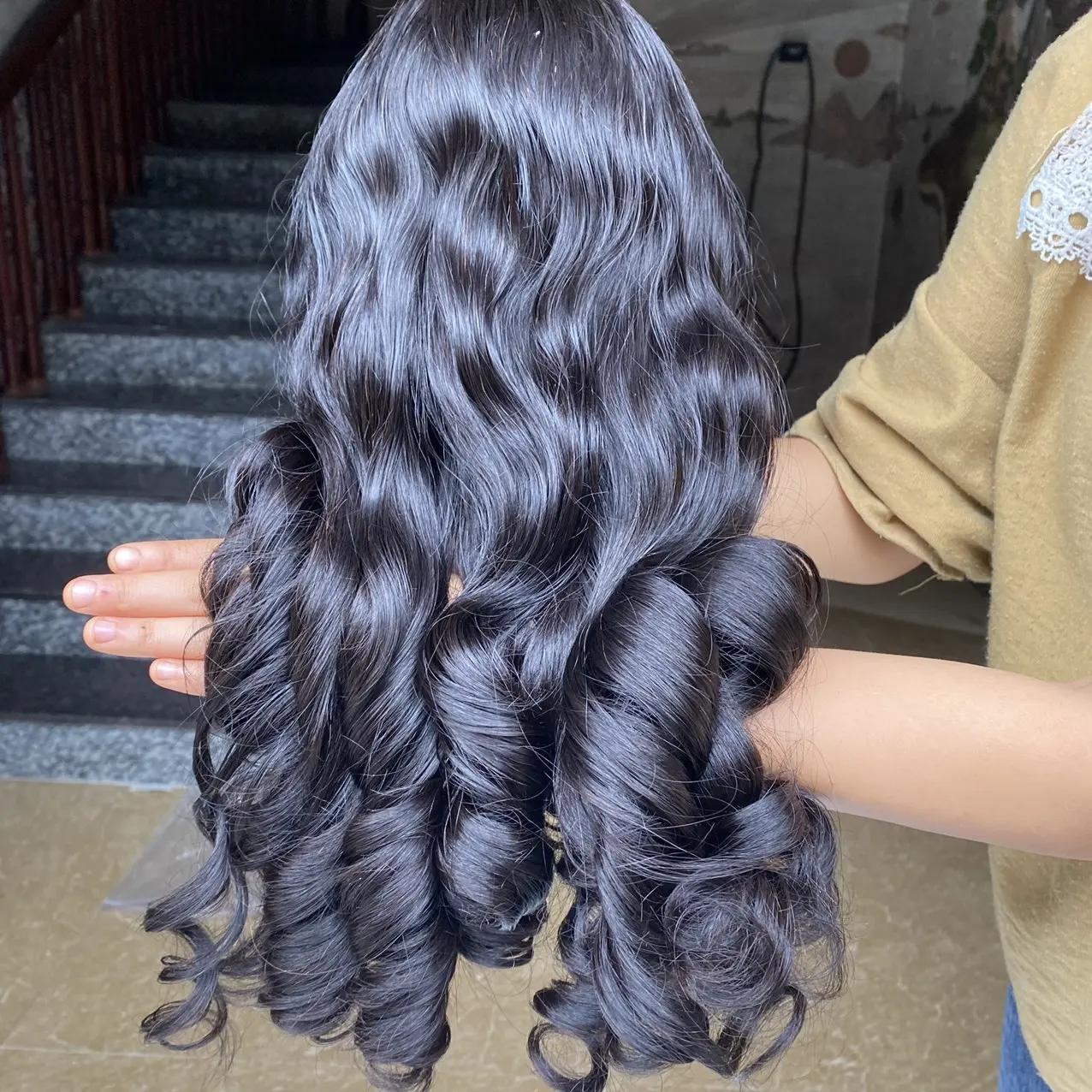 Wholesale bouncy curly human hair wigs for black women frontal human wig