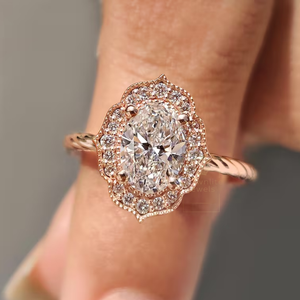 แหวนทรงวงรีประดับเพชรแบบ Halo Setting คุณภาพพรีเมียม ดีไซน์เก๋ เหมาะสำหรับใส่ทุกวัน งานแต่งงาน หรือเป็นของขวัญ ราคาไม่แพง - Product Image 1