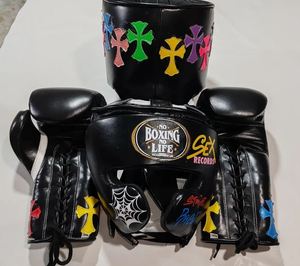 Vente flash : Ensemble de boxe professionnel en cuir véritable sur mesure, Chrome Heart, pour l'entraînement de boxe, Muay Thai et kickboxing - Product Image 1