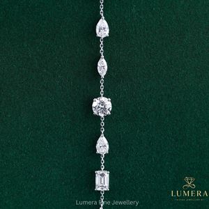 Bracelet en diamants raffinés de formes multiples avec diamants de laboratoire émeraude, marquise et poire, plaqué or, design minimaliste pour femme - Product Image 6