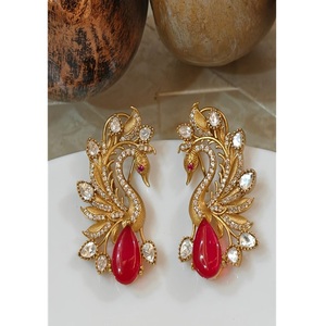 Magnifiques boucles d'oreilles pendantes en laiton plaqué or de qualité supérieure avec moissanite pour femmes et jeunes filles – Collection tendance pour soirées - Product Image 1