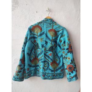 Chaqueta de algodón turquesa para mujer, bordada con motivos Suzani, estilo bohemio, étnico, hecha a mano, abrigo corto. - Product Image 1