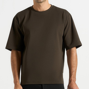 Camiseta de Jersey para Hombre, Color Marrón Sólido, Manga Corta, Cuello Redondo, Corte Regular, Estilo Casual Tejido - Product Image 1