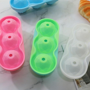 Bandeja de silicona para cubitos de hielo esféricos con 3 agujeros y tapa - Product Image 4