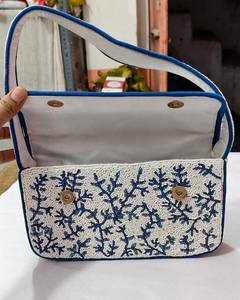 Sac à bandoulière multicolore de qualité supérieure pour femmes, style robe, design portable et attrayant - pour l'été et l'hiver - Product Image 5