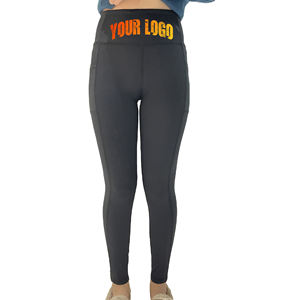 Leggings de yoga noirs taille haute à prix abordable avec logo imprimé par transfert thermique, longueur intégrale, extensibles dans quatre directions, sans coutures - Product Image 4