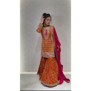 Conjunto de traje de fiesta para mujer con hilo y trabajo de secuencia - Product Image 3