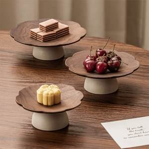 Support à gâteau en bois durable en forme de fleur, fait main, style rustique, plateau de présentation pour desserts, Uttar Pradesh, pour boulangerie, café, décoration de la maison - Product Image 1