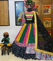 Ensemble Lehenga Choli indien avec sequins et broderies, tenue de fête et de mariage pour femmes, style noir multicolore.