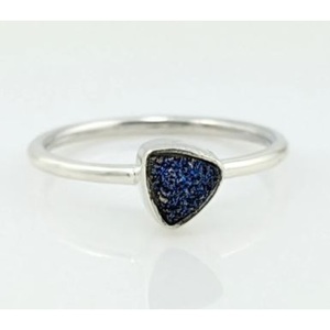 Anillo Minimalista de Plata de Ley 925 con Piedra de Pirita Natural en Engaste de Bisel, Anillo Unisex para Uso Diario con Piedra Preciosa - Product Image 3