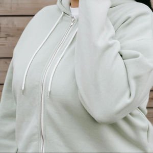 เชือกรูดกลมโพลีเอสเตอร์ที่มีคุณสมบัติความทนทานสูงและเป็นมิตรกับสิ่งแวดล้อมสำหรับกระเป๋ารองเท้าเสื้อผ้าใช้ในบ้านสิ่งทอ - Product Image 1