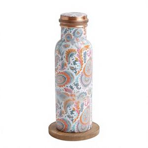 ขวดน้ำทองแดงลายเพสลีย์สีสันสดใสทันสมัยจาก SOFIYA CRAFT พร้อมฝาทองแดง ใช้ซ้ำได้ พกพาสะดวก เหมาะสำหรับการเดินทาง - Product Image 1