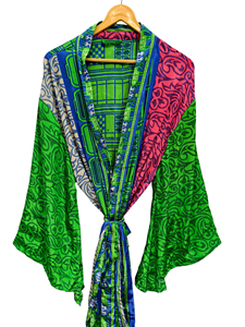 Robe kimono de luxe en soie patchwork, cache-maillot de bain, tenue de nuit, longue robe, kimono indien vintage fait main en soie de sari recyclée - Product Image 1