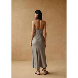 เดรสยาวทรงเข้ารูป สายเดี่ยว ดีไซน์หรูหราสำหรับผู้หญิง เหมาะสำหรับใส่ลำลอง งานปาร์ตี้ หรือใส่ในช่วงฤดูร้อน - Product Image 4