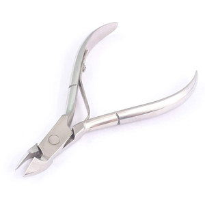 Vente en gros de pinces à cuticules professionnelles en acier inoxydable avec lame incurvée et ouverture large pour les outils de manucure et de pédicure - Product Image 4
