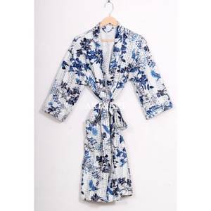 Kimono indien fait main en coton Kantha pour femme et homme, élégant, style japonais, patchwork floral, idéal pour la plage ou comme peignoir, cadeau d'été - Product Image 4
