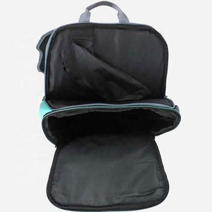 Mochila de pádel con diseño básico y aspecto limpio para viajes y uso deportivo. Mochila de pádel. - Product Image 4