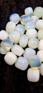 โอปอลไลท์ คริสตัลหินขัดเงาเพื่อความสุข การสื่อสาร และความสงบภายใน - Product Image 3