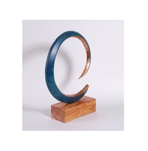 Sculpture Moderne Abstraite Spirale Croissant, Statue Élégante en Bronze Vertigre pour Décoration Artistique de Salon de Luxe - Product Image 1