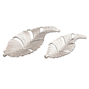 Bandeja de Servicio de Aluminio de Alta Calidad con un Diseño en Relieve Atractivo, Bandeja Decorativa Hecha a Mano para el Hogar - Product Image 1