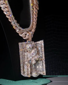 Colgante de Alas de Moissanita Iced Out con Cadena Chapada en Oro Rosa de 18K, Joyería Masculina Estilo Hip Hop Rapper Bling para Uso Diario - Product Image 5