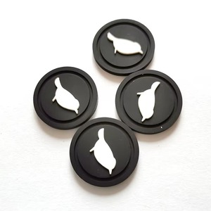 Nouveaux badges en silicone personnalisés en gros, avec logo, motifs cœur, fleur et lettres, pour vêtements de mode, prix usine. - Product Image 6