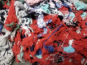 Déchets de fil de coton de qualité supérieure, matériau textile écologique pour le recyclage durable et les applications de rembourrage, en grande quantité - Product Image 5