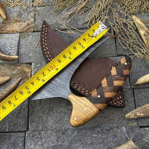 Hache à pizza Viking en acier Damas industriel, fabriquée à la main par une usine OEM, avec manche en bois, sur mesure, pour le camping, la chasse et la découpe de pizza en extérieur - Product Image 2