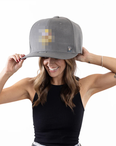 Gorra de Gran Tamaño Unisex Noggin Boss con Logotipo Personalizado Bordado, Gorra Ajustada Gigante Roja con Espuma de Alta Calidad - Product Image 2