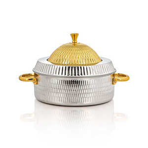 Ensemble de 4 plats de service thermiques Royal Imperial noir mat pour soupes et desserts, avec motif étoile dorée découpée en treillis, pour casseroles et plats chauds - Product Image 4