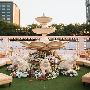 Belle fontaine de style lotus pour la décoration - Product Image 1