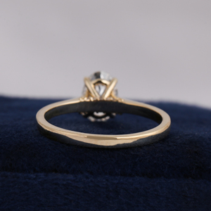Bague de fiançailles ovale en diamant de laboratoire, halo caché, sertissage cathédrale, plaqué or, certifiée IGI, luxe - Product Image 5