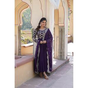 ชุดราตรีดีไซน์เนอร์พร้อมชุดปักเลื่อมและชุดสวมใส่สำหรับงานปาร์ตี้ - Product Image 4