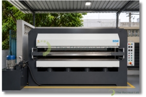 Presse à feuilles de plastique |   Machine de fabrication de feuilles et de panneaux en plastique recyclé hydraulique pour le recyclage du plastique - Product Image 1