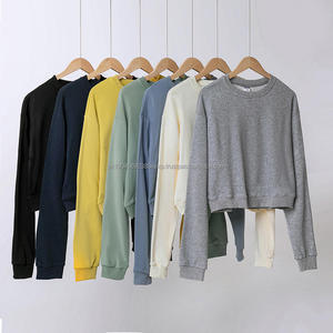 เสื้อครอปสั้นสไตล์คลาสสิกสำหรับผู้หญิงแบบขายส่ง เสื้อฮู้ดดี้และเสื้อสเวตเชิ้ตแบบสั่งทำสำหรับผู้หญิง - Product Image 4